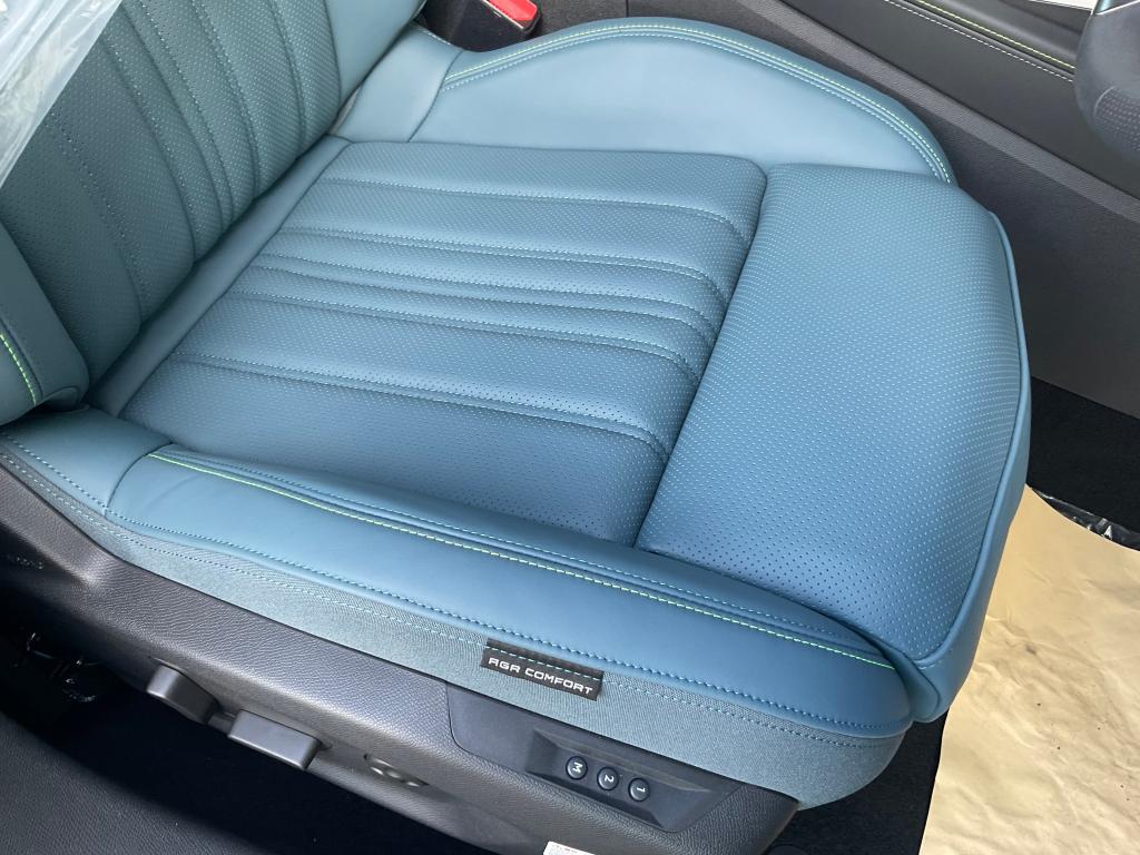 308 GT Blue Nappa Edition ご覧いただけます！