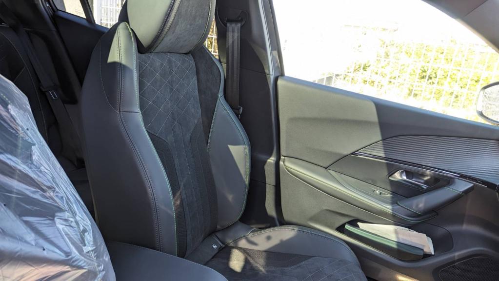 ＜新車入庫＞2008 GT Blue HDi Premium Edition ※カタログ設定外